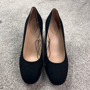 New, Bandolino black suede Heel size 8